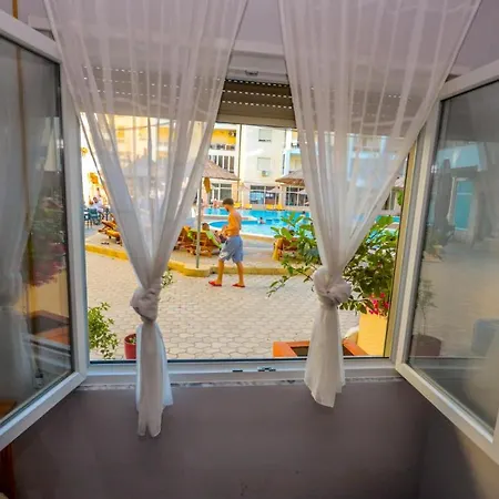 Costal Charm Apartament