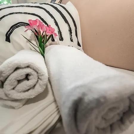 Costal Charm Golem (Tirana)