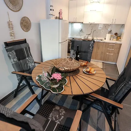 Costal Charm Golem (Tirana)