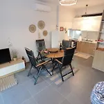 Costal Charm Apartamento Golem (Tirana)