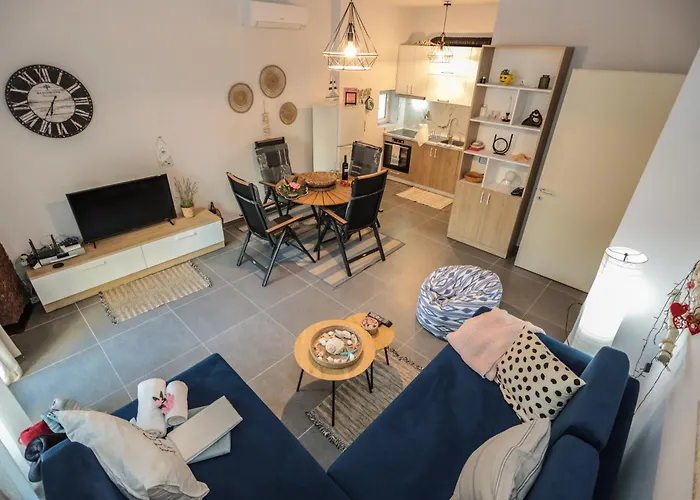 Costal Charm Apartment