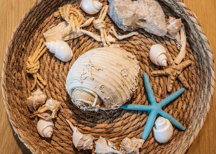 Costal Charm Golem (Tirana)